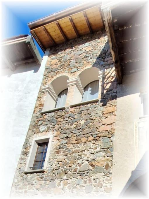 Вілла Antica Torre Del Castello Casa Ceresiana Carabietta Екстер'єр фото
